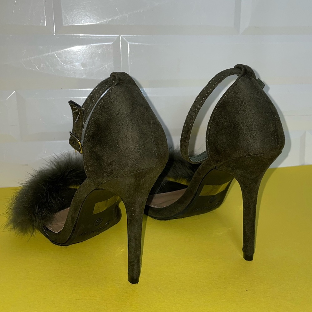 Forever Rubina Forest Green Heels. Size 6.5 - Picture 4 of 8